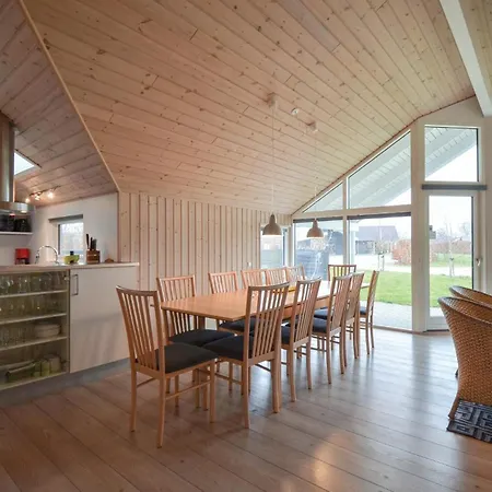 Pet Friendly In With Kitchen