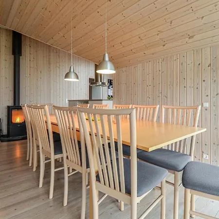 Pet Friendly In With Kitchen Holiday home