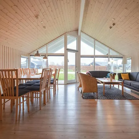 Pet Friendly In With Kitchen